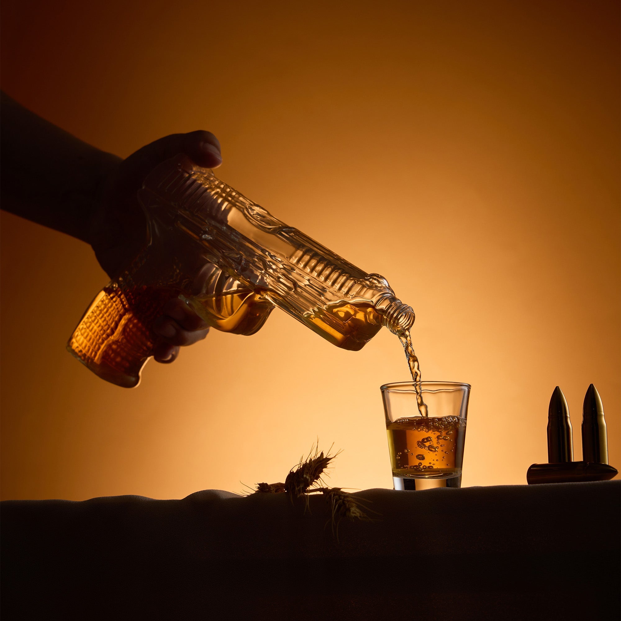 Gun Whiskey Decanter & Shot Glass Set - Lead-Free Borosilicate Glass | Gift Boxed