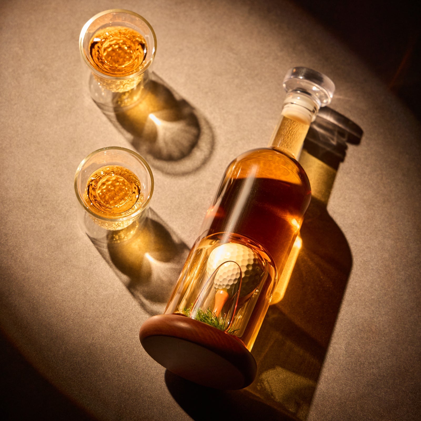 Golf Whiskey Decanter Set - 3D Golf Ball Inside | Lead-Free Borosilicate Glass | Gift Boxed