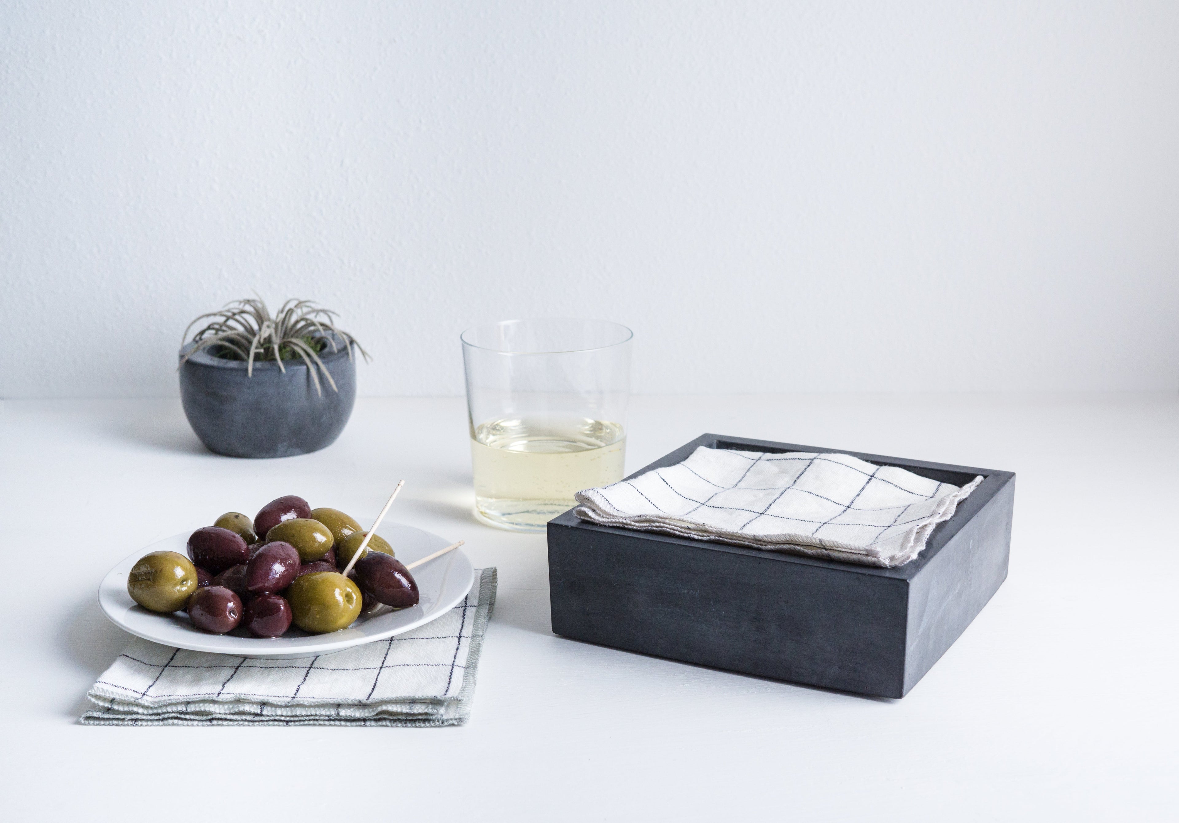 Concrete Cocktail Napkin Holder – Handcrafted Charcoal Bar Accessory