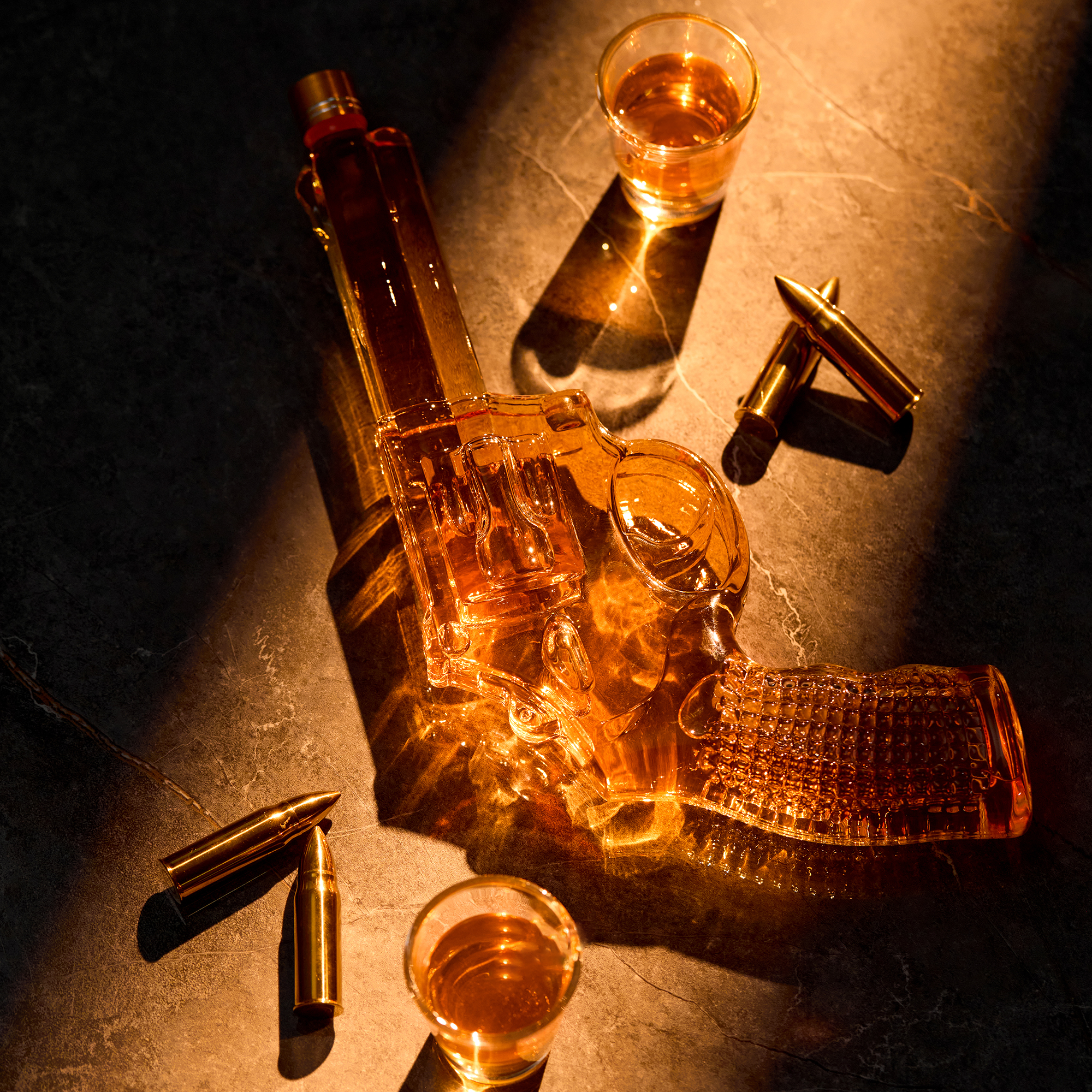 Gun Whiskey Decanter & Shot Glass Set - Lead-Free Borosilicate Glass | Gift Boxed